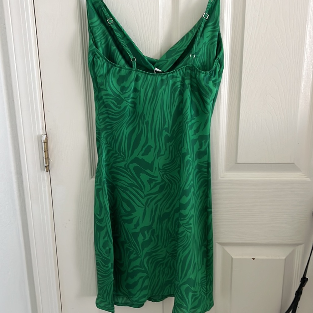 Dress - Picture 5 of 7